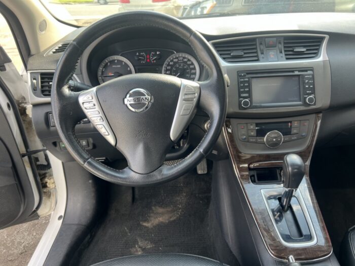 Nissan Sentra SL - Image 11