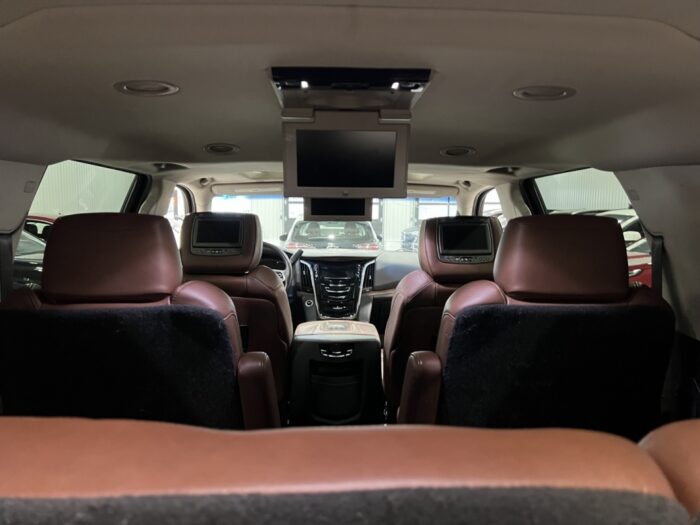 Cadillac Escalade Premium Luxe - Image 12