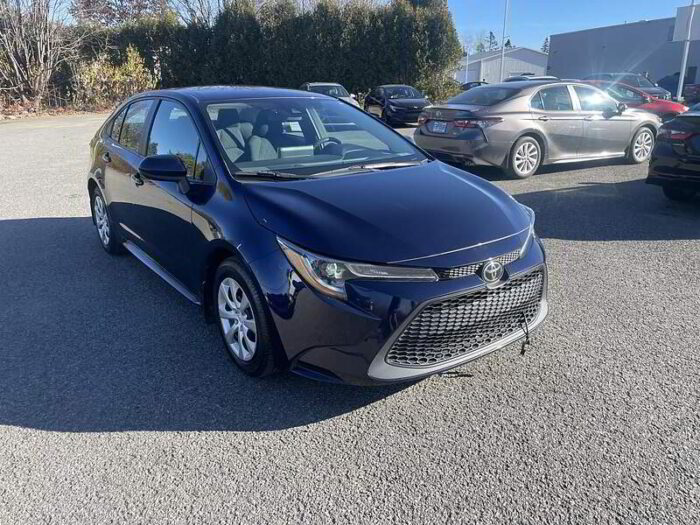 Toyota Corolla LE CVT - Image 3