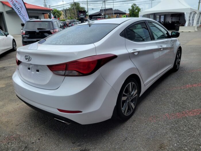 Hyundai Elantra GLS - Image 5