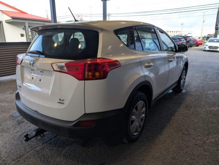 Toyota RAV4 LE - Image 5