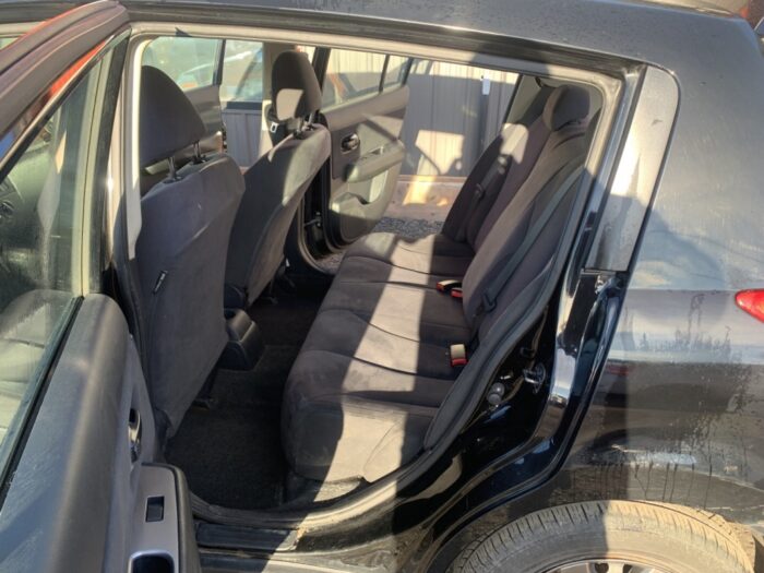 Nissan Versa 1,8 S - Image 7