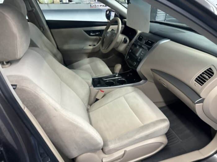 Nissan Altima 2,5 - Image 11