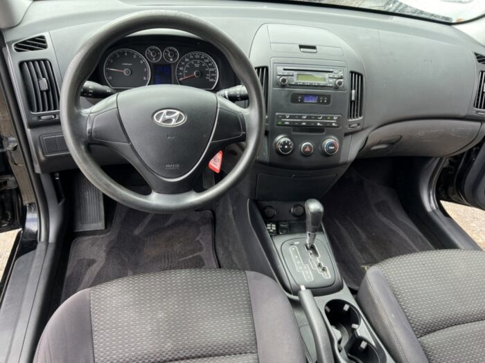 Hyundai Elantra Touring L - Image 11