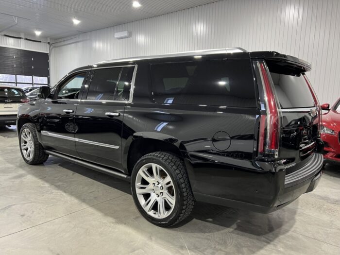 Cadillac Escalade Premium Luxe - Image 13