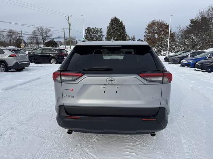 Toyota RAV4 LE - A VENDRE PRES DE QUEBEC - - Image 6