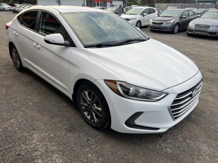 Hyundai Elantra GL - Image 5