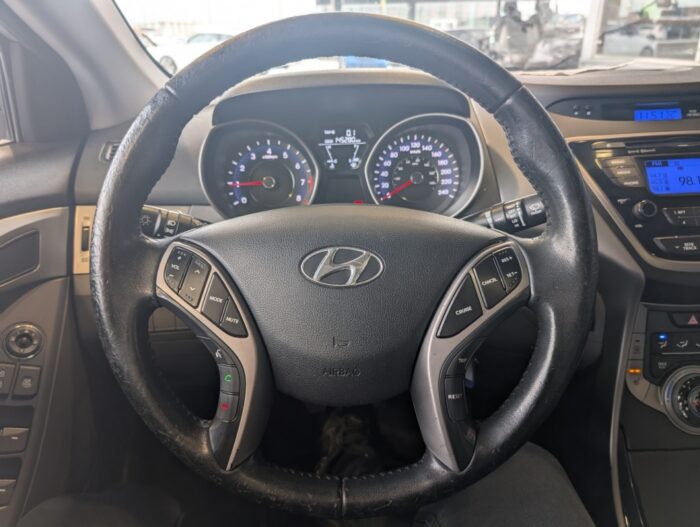 Hyundai Elantra GLS - Image 12