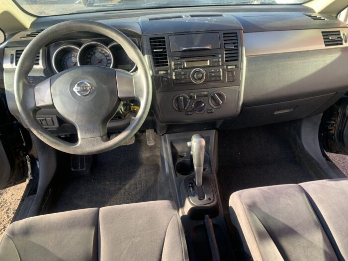 Nissan Versa 1,8 S - Image 11