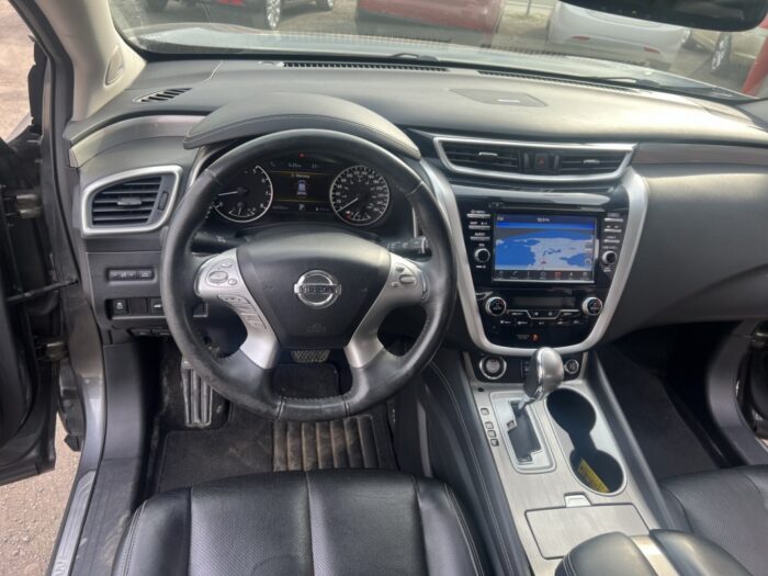 Nissan Murano SL - Image 11