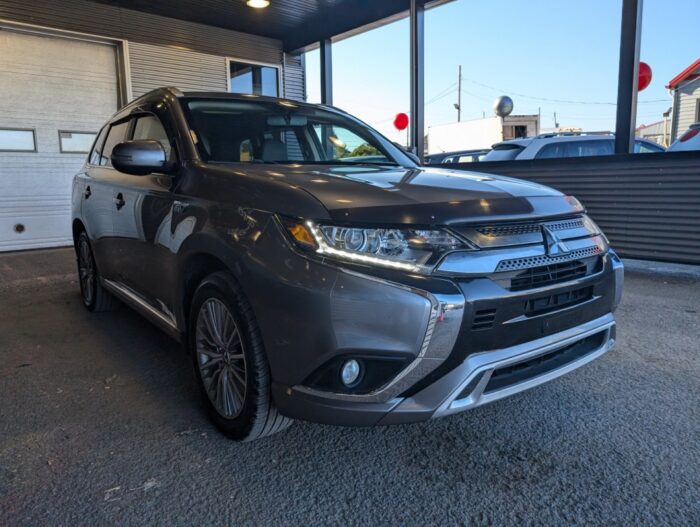 Mitsubishi Outlander PHEV SE - Image 4