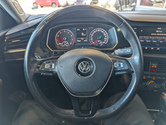 Volkswagen Jetta Highline - Image 13