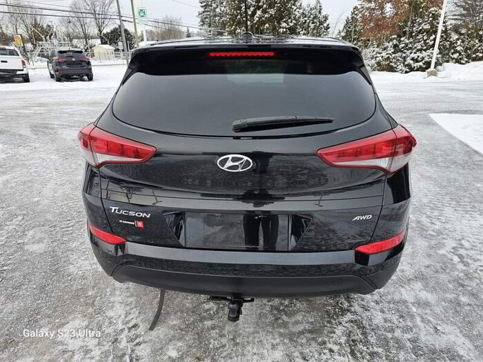 Hyundai Tucson AWD 4dr 2.0L - Image 6