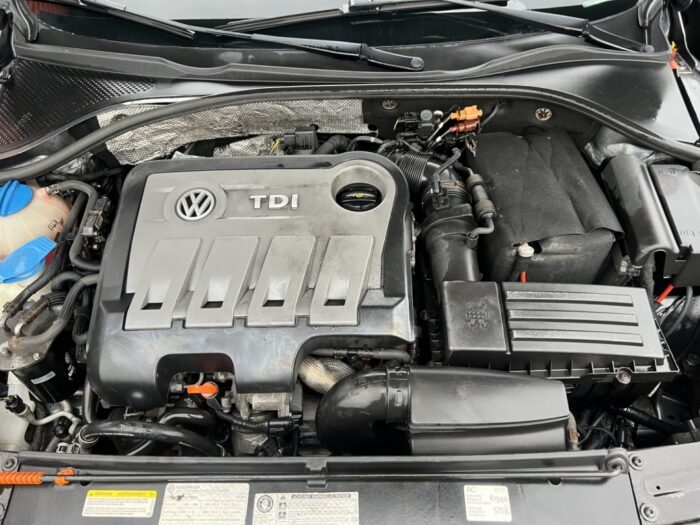 Volkswagen Passat Trendline - Image 18