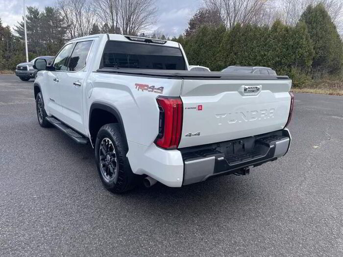 Toyota Tundra Hybrid LIMITED CREWMAX TRD OFF ROAD - Image 7