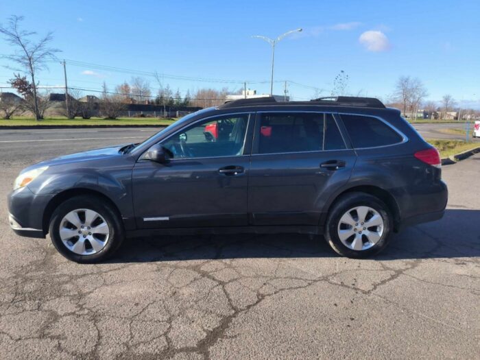 Subaru Outback 2.5i Sport avec Groupe Limité - Image 5