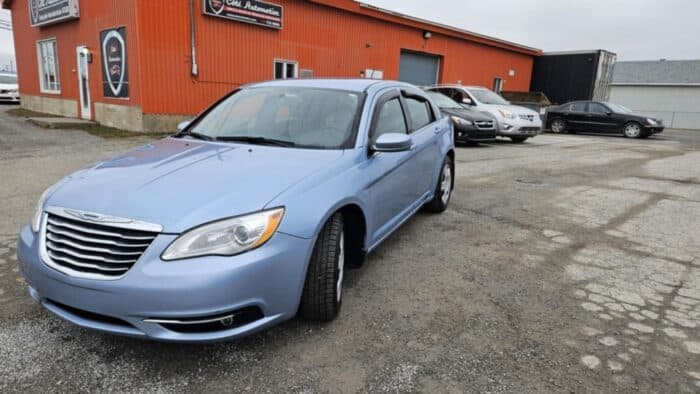 Chrysler 200 Touring - Image 3