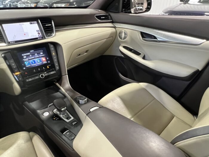 Infiniti QX50 Sensory - Image 18