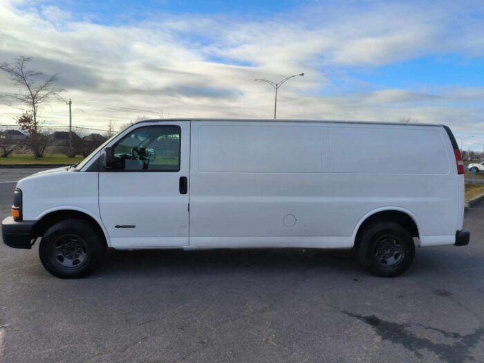 Chevrolet Express Cargo Van - Image 6