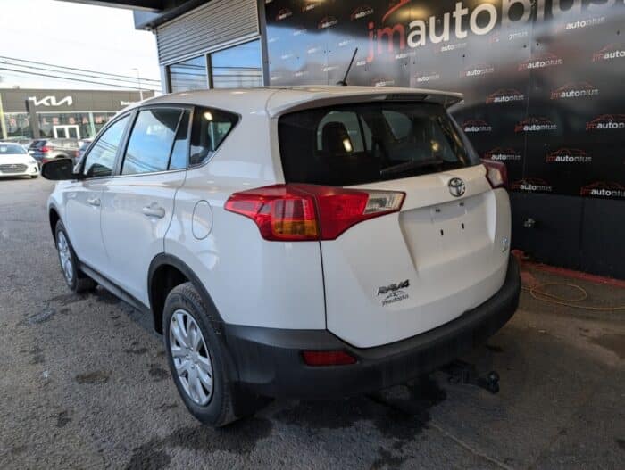 Toyota RAV4 LE - Image 7