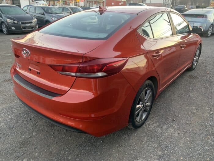 Hyundai Elantra GL SE - Image 4