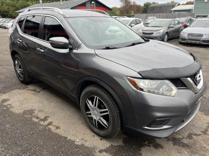 Nissan Rogue S - Image 5