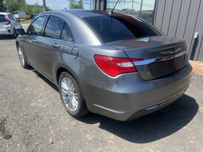 Chrysler 200 LX - Image 3