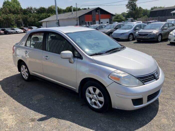 Nissan Versa 1,8 SL - Image 3