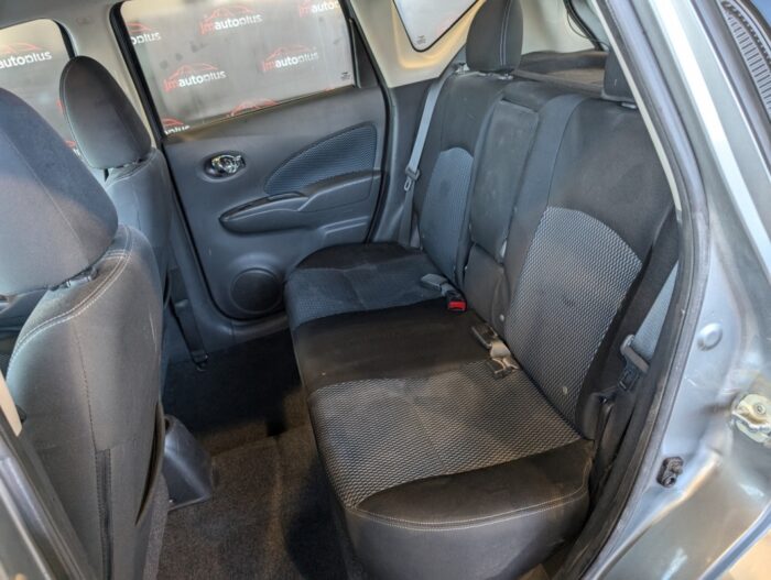 Nissan Versa SV - Image 19