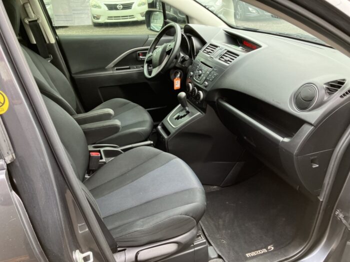 Mazda Mazda5 GS - Image 12