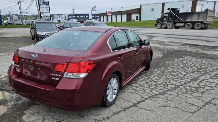 Subaru Legacy 2,5i avec groupe commodité - Image 4