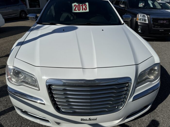 Chrysler 300 300C - Image 26