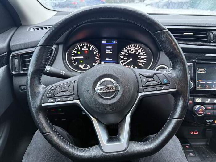 Nissan Qashqai SV TI CVT - Image 10