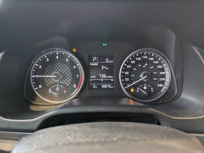 Hyundai Elantra Essential - Image 14