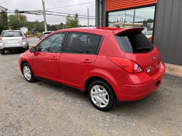 Nissan Versa 1,8 S - Image 3