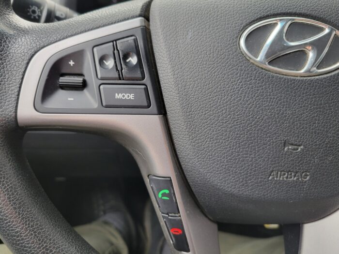 Hyundai Accent GL - Image 12