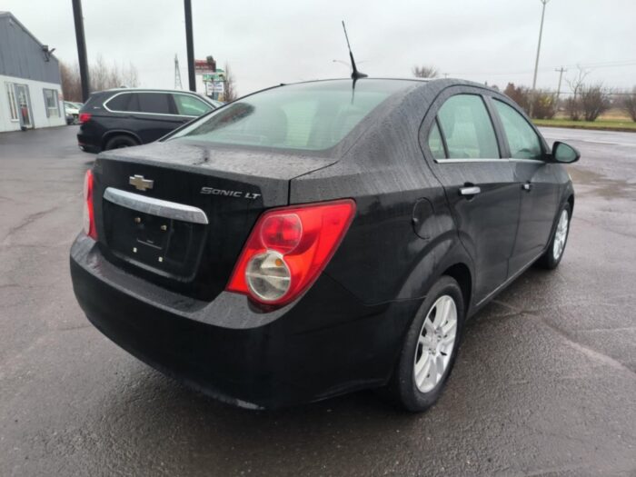 Chevrolet Sonic LT – Image 8