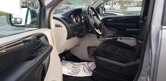 Dodge Grand Caravan Multiplaces - Image 10