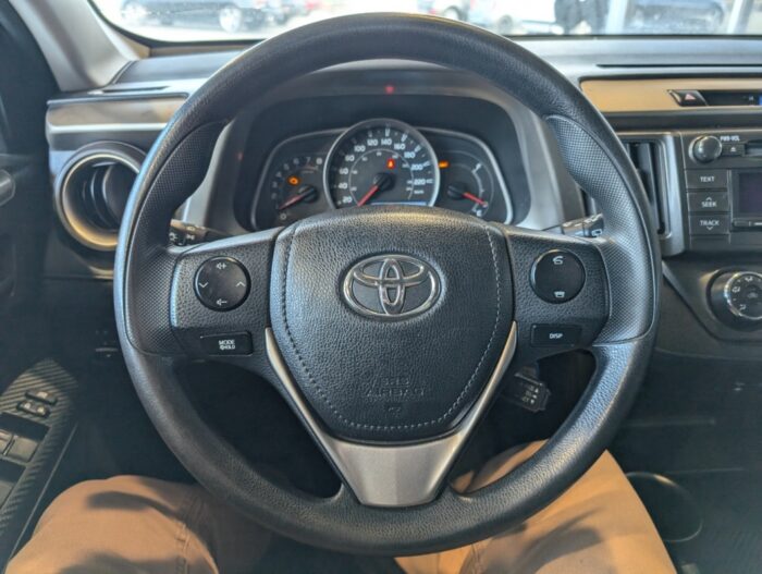 Toyota RAV4 LE - Image 11