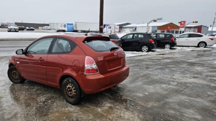 Hyundai Accent L - Image 4