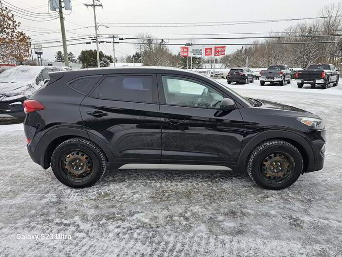 Hyundai Tucson AWD 4dr 2.0L - Image 5