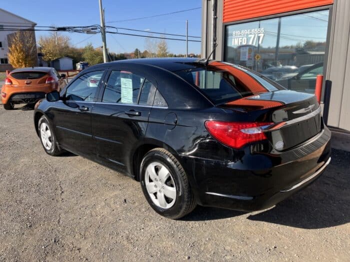 Chrysler 200 LX - Image 5