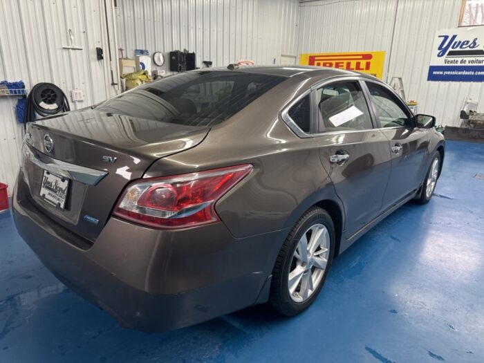 Nissan Altima 2,5 - Image 8