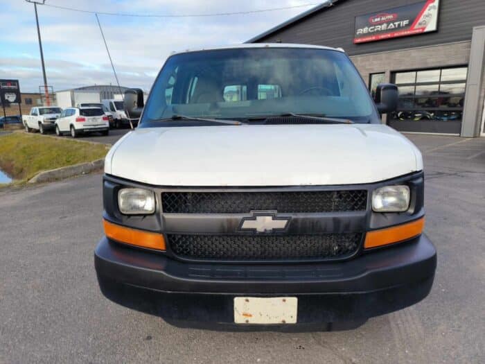 Chevrolet Express Cargo Van - Image 4