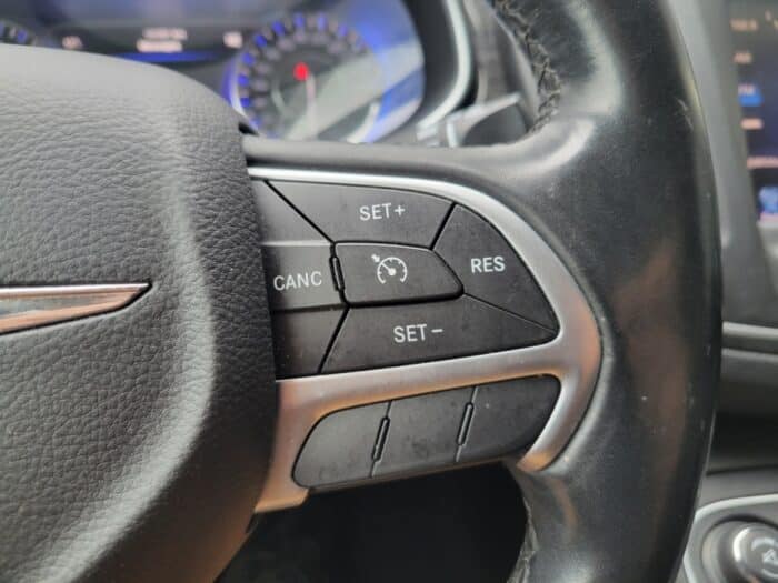 Chrysler 200 C - Image 14