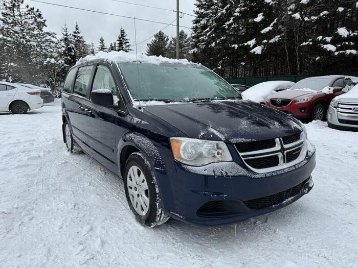 Dodge Grand Caravan Ensemble Valeur plus familiale 4 portes - Image 7