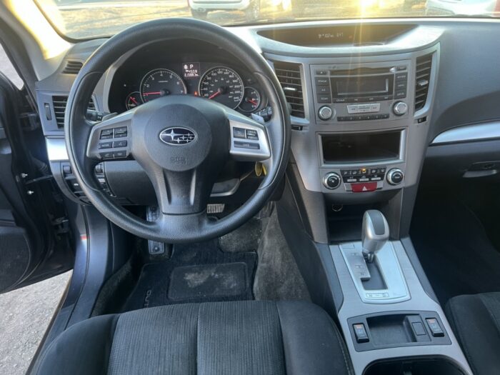 Subaru Outback Touring 2.5i - Image 11