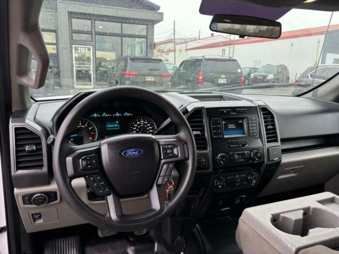 Ford F-150 XLT – Image 11