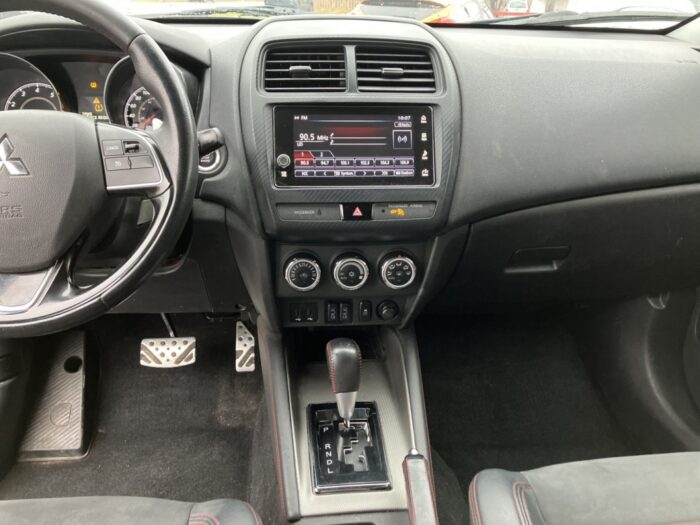 Mitsubishi RVR SE - Image 27