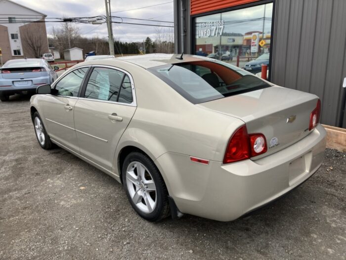 Chevrolet Malibu LS - Image 5